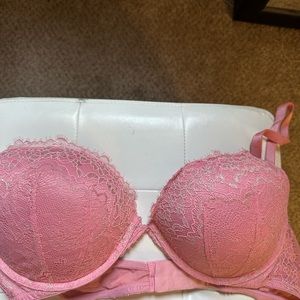 Victorias Secret bra. Pink 38C.